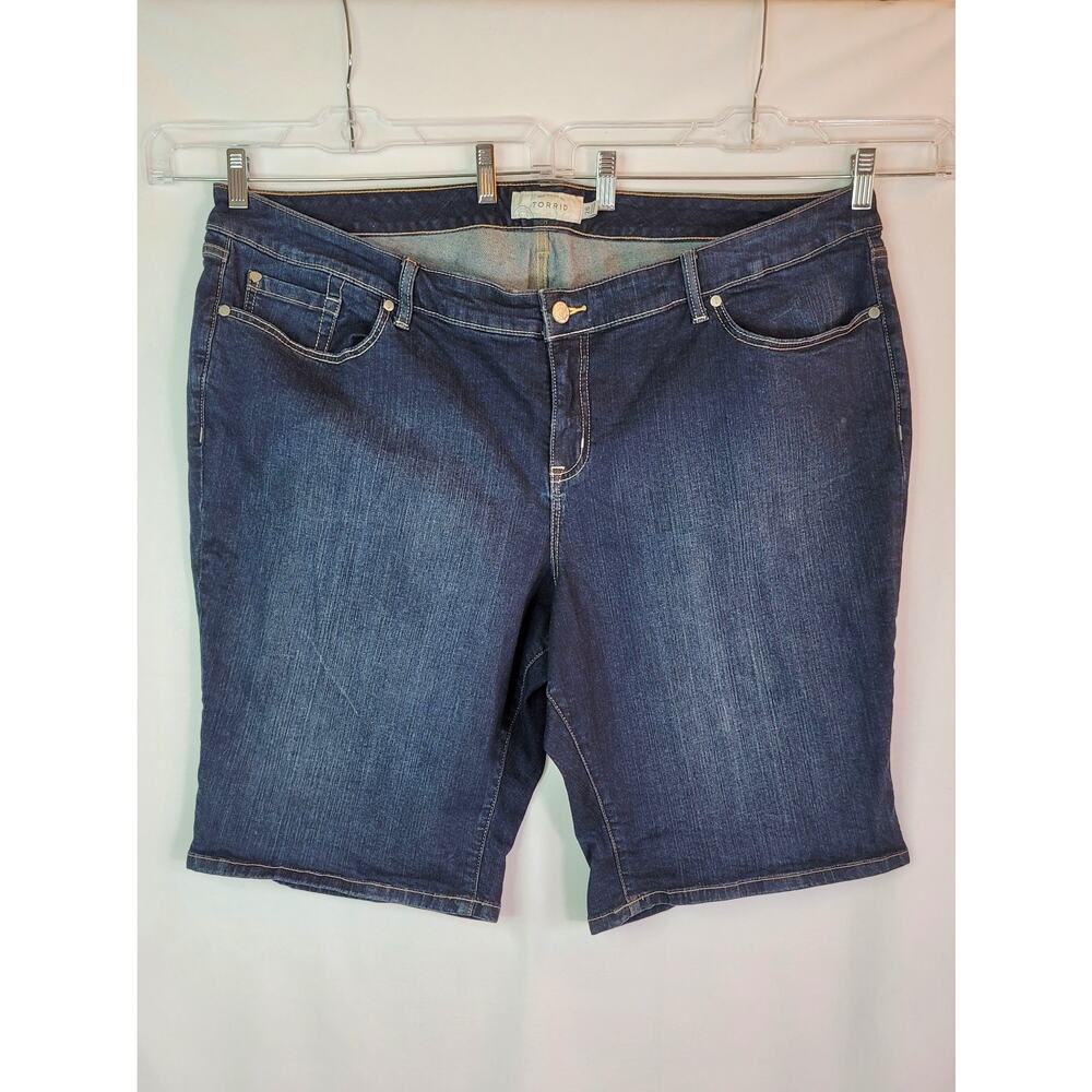 TORRID Blue Denim Jean Shorts Women's Plus Size 26 with 12 Inch Inseam Dark Wash